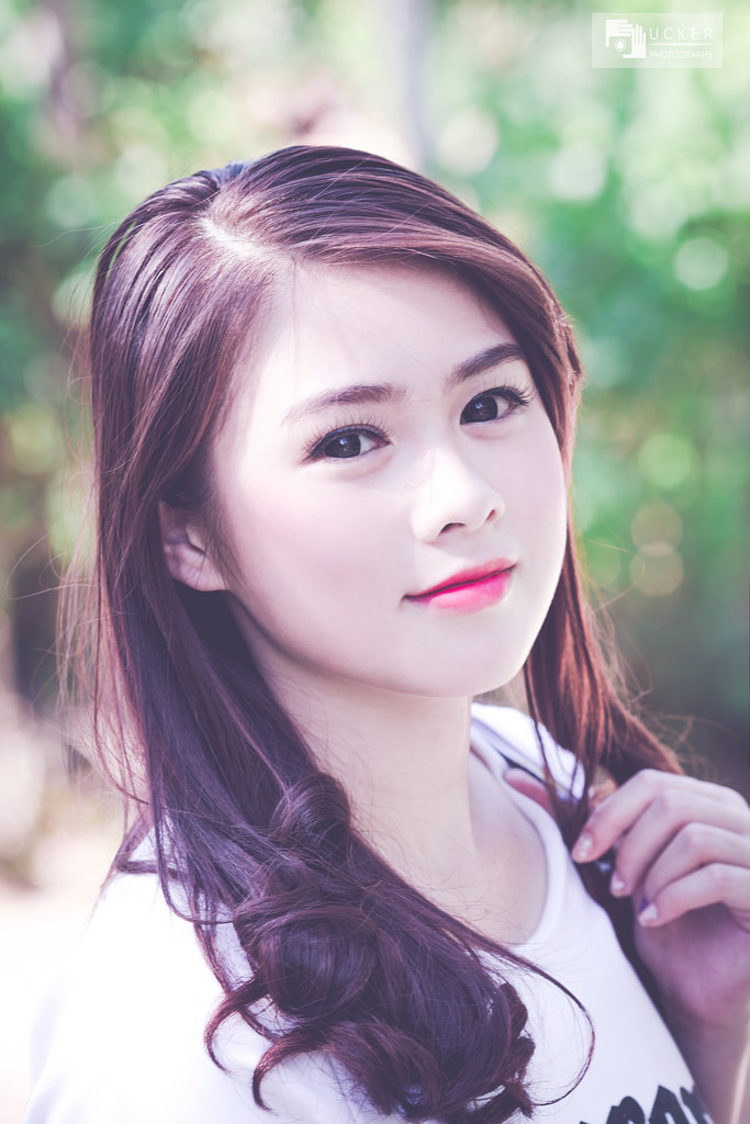 女大学生的沙龙室主演